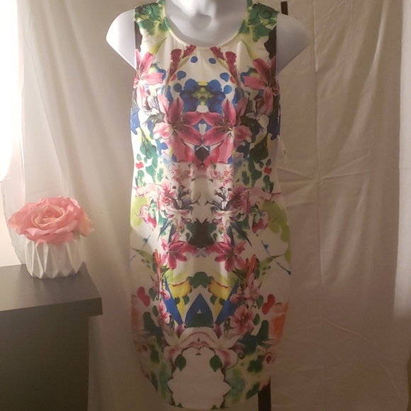 Multi color dress - Picture 3 of 5